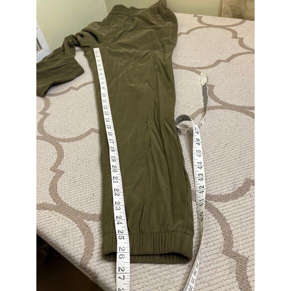 Old navy High-Waisted Twill Jogger Pants
 pull on, arboretum, size medium - Picture 10 of 12
